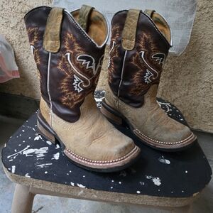Kids boots size 12 boys/girls